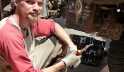 Chuyện bán nhà để... đi du lịch của cặp 'vợ chồng điên'